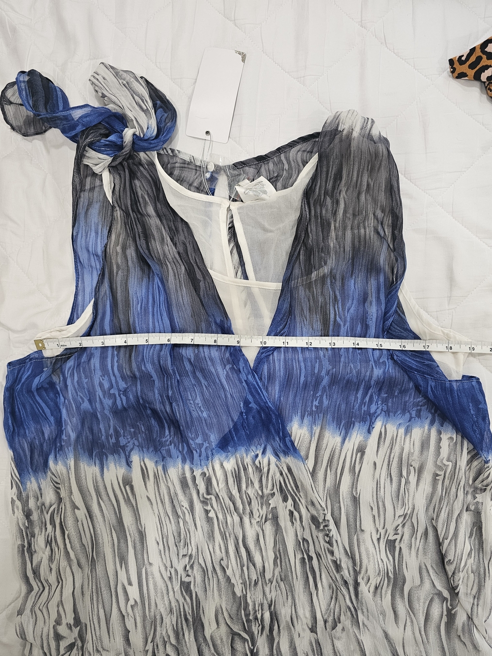 Lupria Women's Sheer Lightweight Chiffon V-Neck Sleeveless Blouse L Blue Gray - Picture 3 of 7